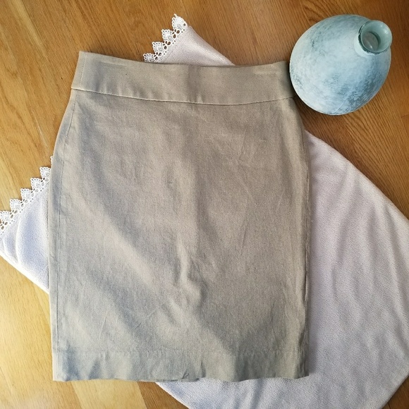 Banana Republic Dresses & Skirts - New Banana Republic Khaki Skirt